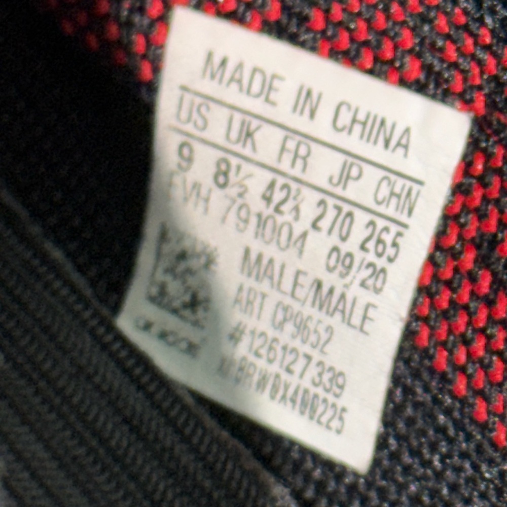 Black Yeezy boost - Picture 5 of 5